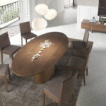 Mesa de comedor ovalada de madera chapada en nogal