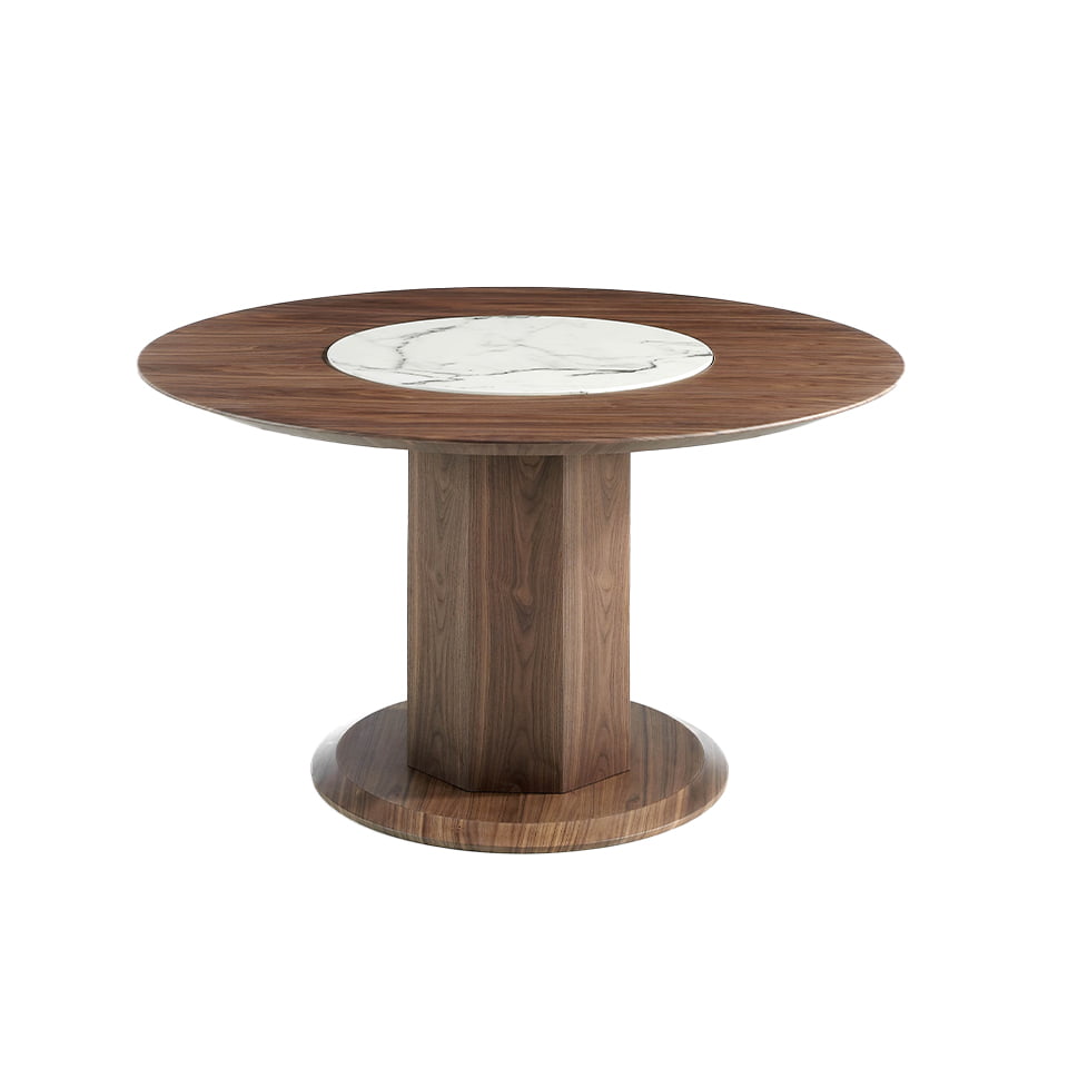 Круглый обеденный стол из орехового дерева и отделкой из керамогранита.