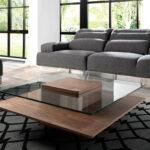 Square coffee table in tempered glass and Walnut wood