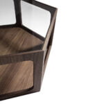 Table basse hexagonale en bois de noyer et verre trempé