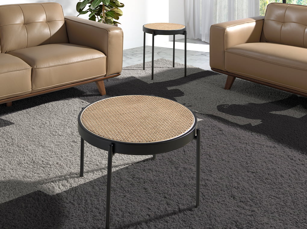 Round coffee table in rattan and black steel