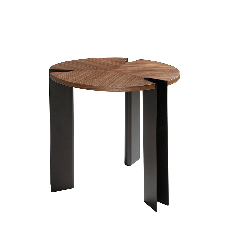 Угловой стол из орехового дерева и черной стали