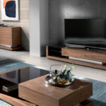 Mueble TV de madera Nogal y cristal tintado negro