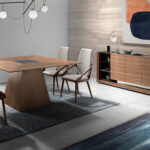 Sideboard aus Walnussholz und schwarzes Buntglas