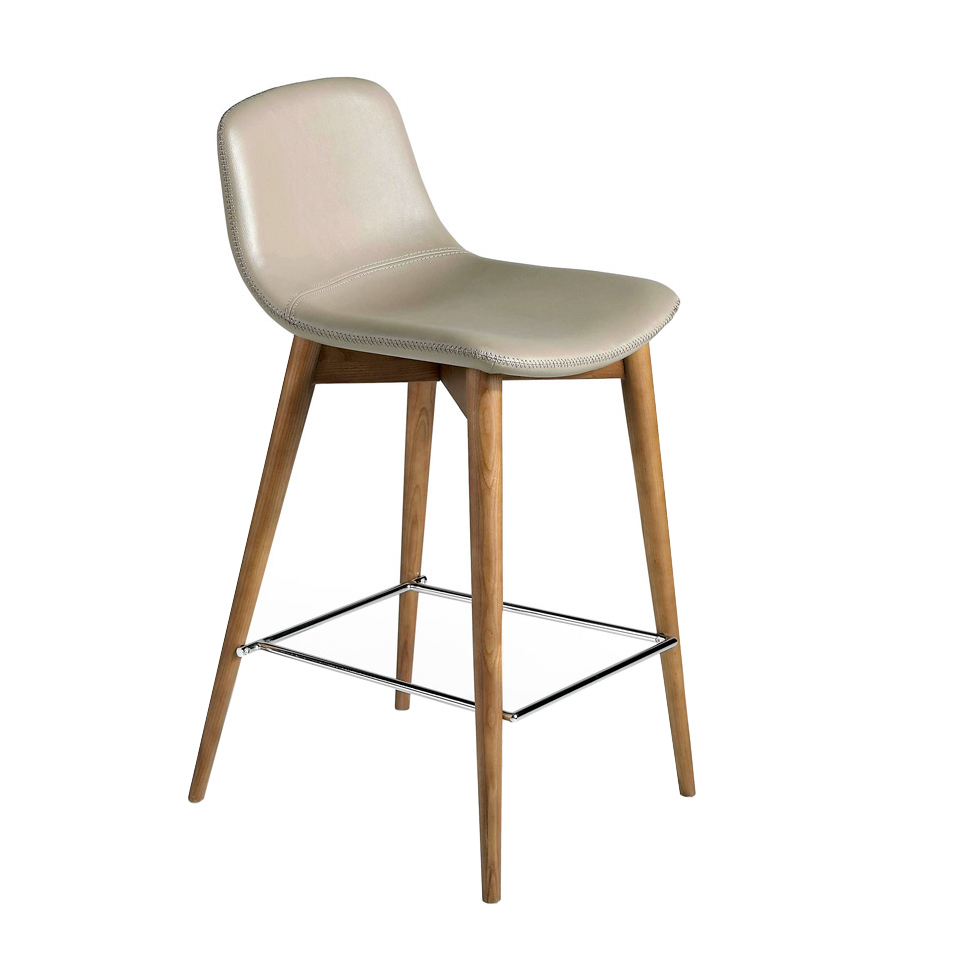 Tabouret rembourré en similicuir avec pieds en bois couleur noyer