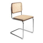 Stuhl aus Walnussholz mit Rückenlehne und Sitz aus Rattan und Gestell aus verchromtem Stahl