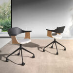 Swivel office chair in light grey fabric and black pvc