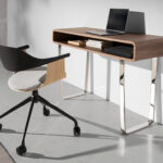 Chaise de bureau pivotante en tissu gris clair et pvc noir