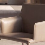 Chaise en cuir régénéré couleur vison
