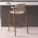 Hocker aus regeneriertem Leder in Sandfarbe