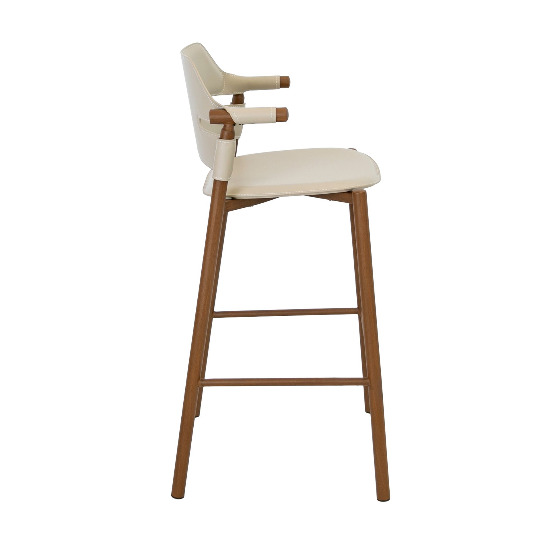 Hocker aus regeneriertem Leder in Sandfarbe Hocker aus regeneriertem Leder in Sandfarbe