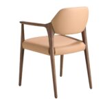 Chaise en similicuir couleur camel