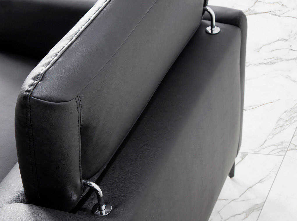 Sofá chaise longue tapizado en piel y patas acero negro