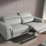 3-sitziges Ledersofa mit Relax-Mechanismus