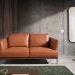 2-Sitzer-Sofa, gepolstert mit Leder, Beine aus abgedunkeltem Stahl