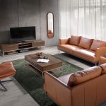 3-Sitzer-Sofa, gepolstert mit Leder, Beine aus abgedunkeltem Stahl