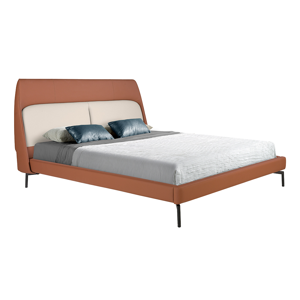 Letto imbottito in ecopelle marrone e grigia con gambe in acciaio