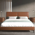 Letto in similpelle marrone