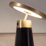 Lampe de bureau en marbre noir et acier doré
