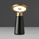 Lampe de bureau en marbre noir et acier doré