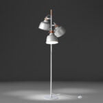 Lampadaire avec trois abat-jour multidirectionnels en acier inoxydable peint en époxy gris et détails en bronze