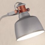 Lampe de bureau en acier gris et détails en bronze