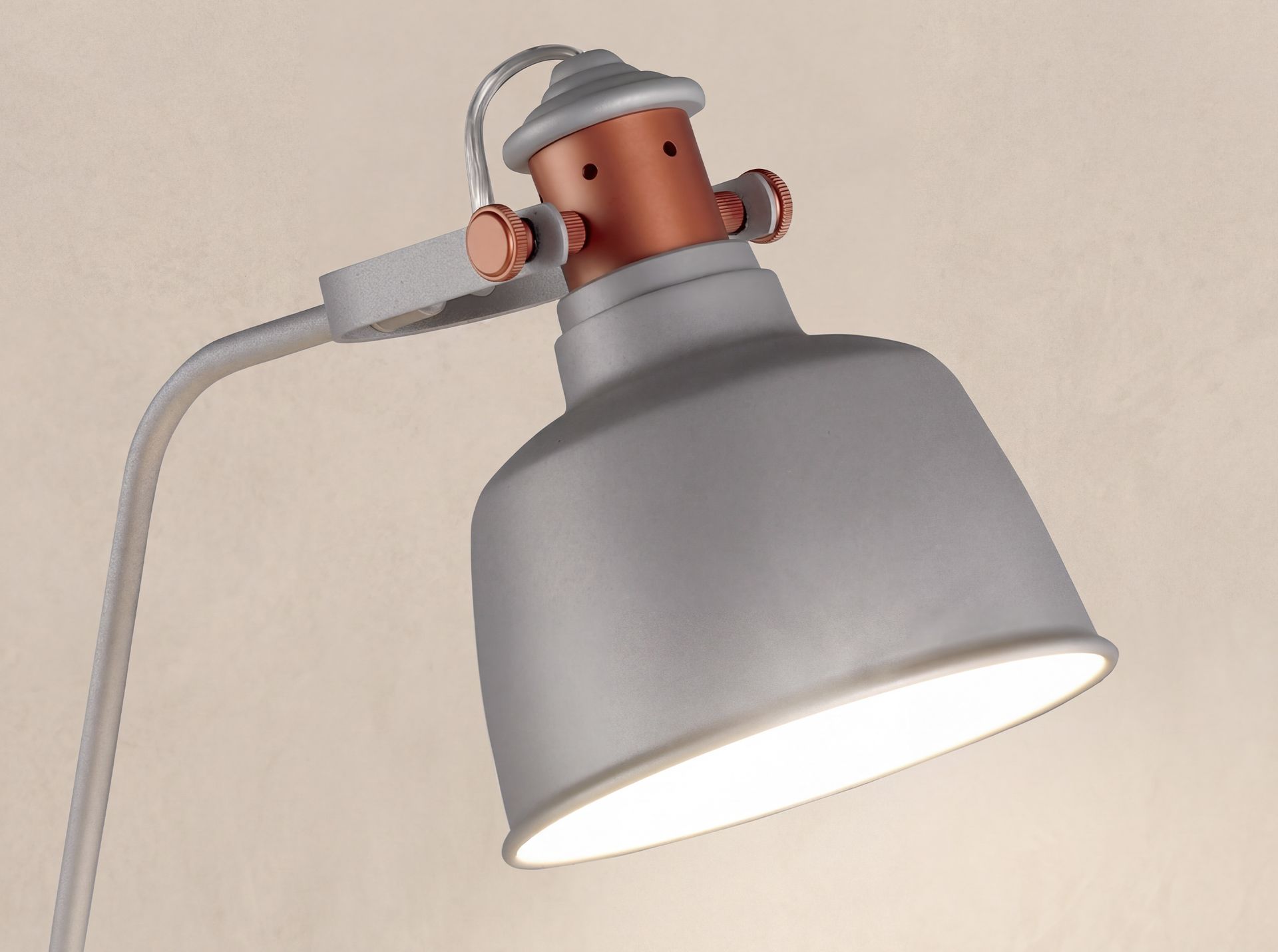 Lampe de bureau en acier gris et détails en bronze Lampe de bureau en acier gris et détails en bronze