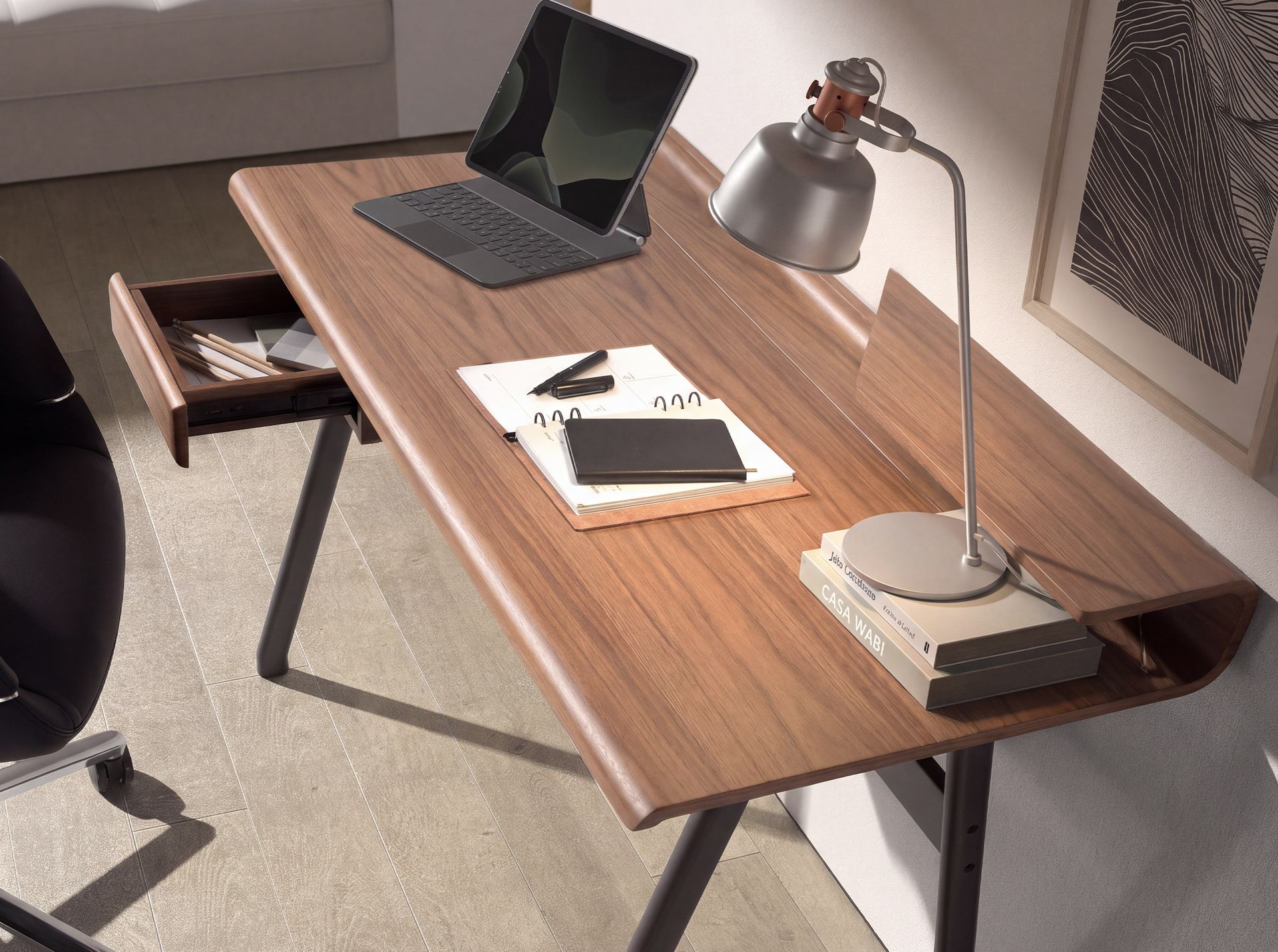 Lampe de bureau en acier gris et détails en bronze Lampe de bureau en acier gris et détails en bronze