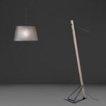 Floor lamp in black steel and oak wood with fabric lampshade