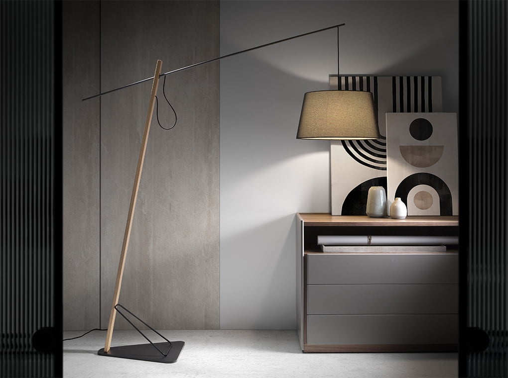 Floor lamp in black steel and oak wood with fabric lampshade