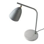 Lampe de table en marbre Calacatta et acier gris