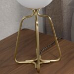 Lampe de bureau acier doré et verre blanc