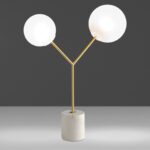 Lampe de bureau en marbre blanc, acier doré et verre blanc