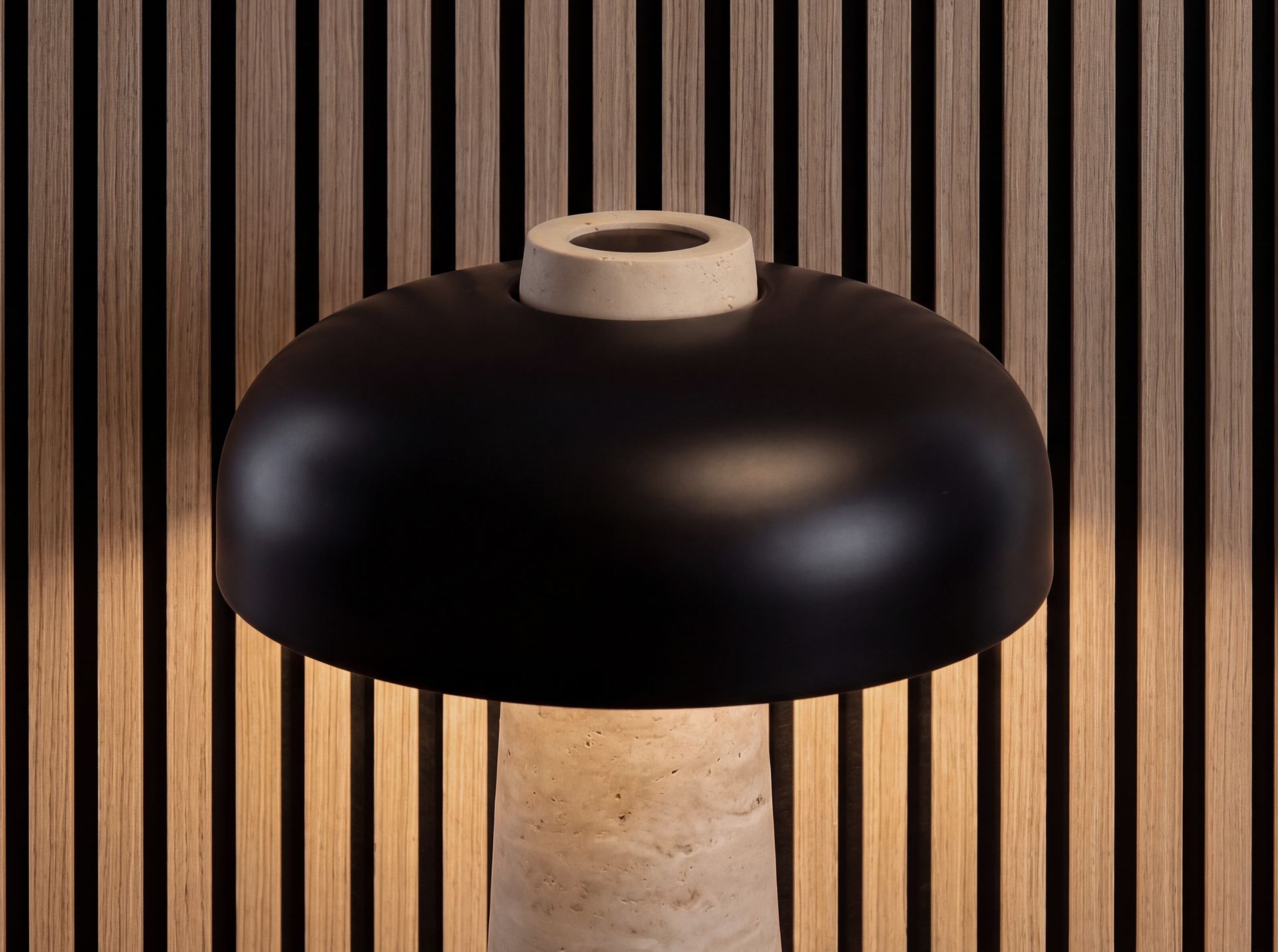 Black aluminium and porcelain marble table lamp Black aluminium and porcelain marble table lamp