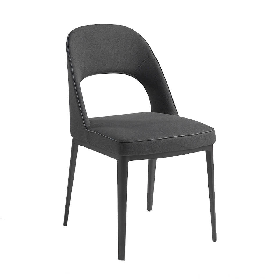 Chaise rembourrée en tissu avec structure en acier