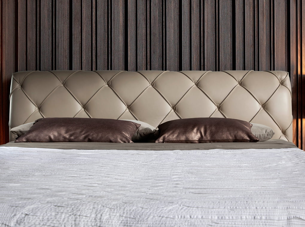 Bed upholstered in microfibre Bed upholstered in microfibre