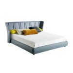 Letto rivestito in similpelle con struttura in acciaio nero