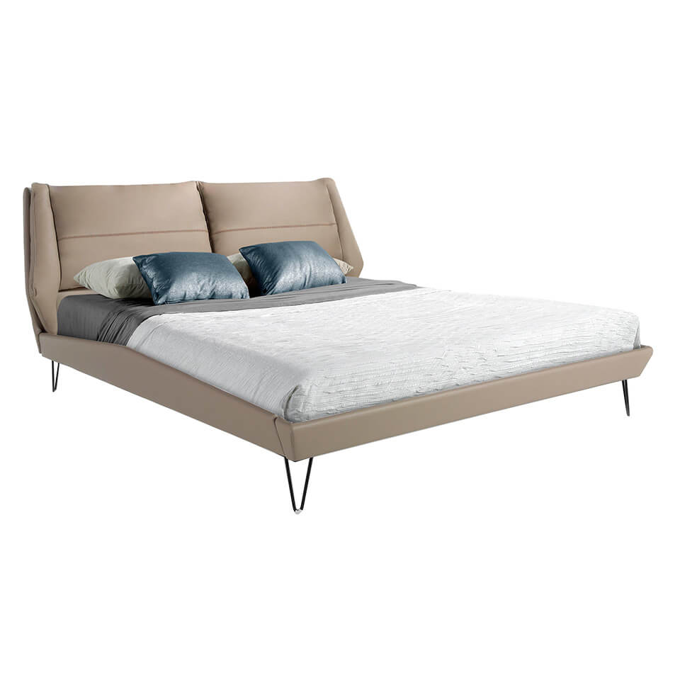 Bed upholstered in leatherette with black steel legs