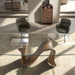 Обеденный стол овальной формы «бочка» из закалённого стекла и ореха