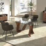 Обеденный стол овальной формы «бочка» из закалённого стекла и ореха