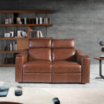 Ecktisch aus Walnussholz und schwarzem Stahl