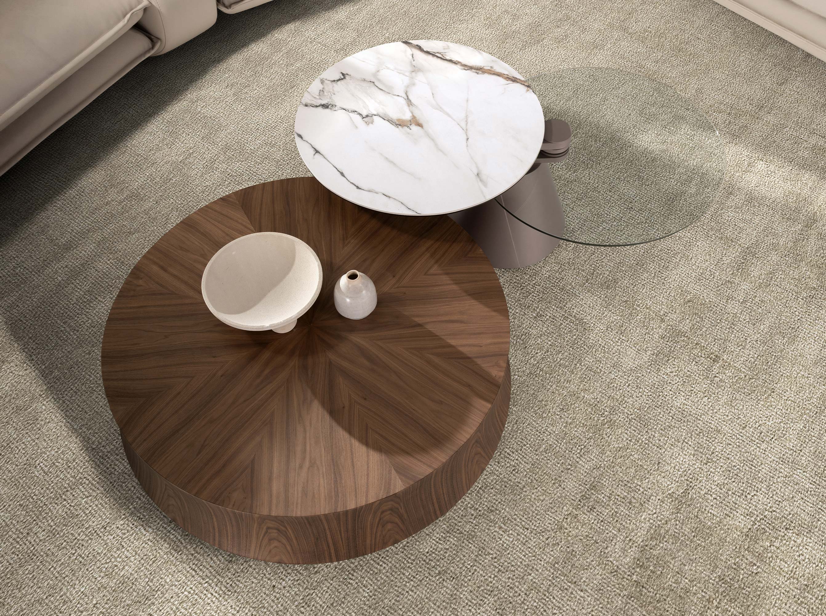 Table basse ronde en noyer Table basse ronde en noyer