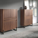 Grand buffet en noyer et acier métallisé foncé