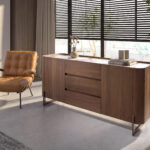 Credenza in noce e acciaio metallizzato scuro con piano in marmo porcellanato