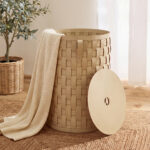 Cesto portaoggetti decorativo cilindrico in pelle rigenerata color sabbia con coperchio