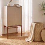 Cesto portaoggetti decorativo cilindrico in pelle rigenerata color sabbia con coperchio