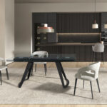 Стул из белоснежной ткани