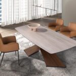 Chaise similicuir marron