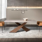 Chaise similicuir marron