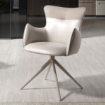 Вращающийся стул из экокожи молочно-белого и грейдж цвета